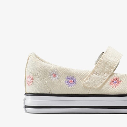 24 Beden beyaz Renk Converse mary jane babet