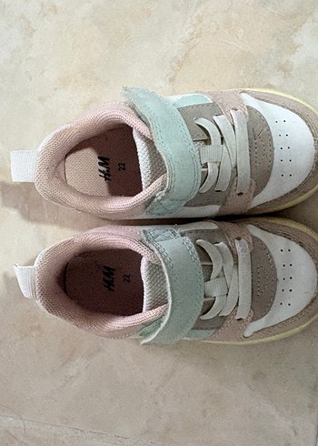 Kız Çocuk Bej Bağcıklı ve Cırtlı Spor Ayakkabı - Görsel 2