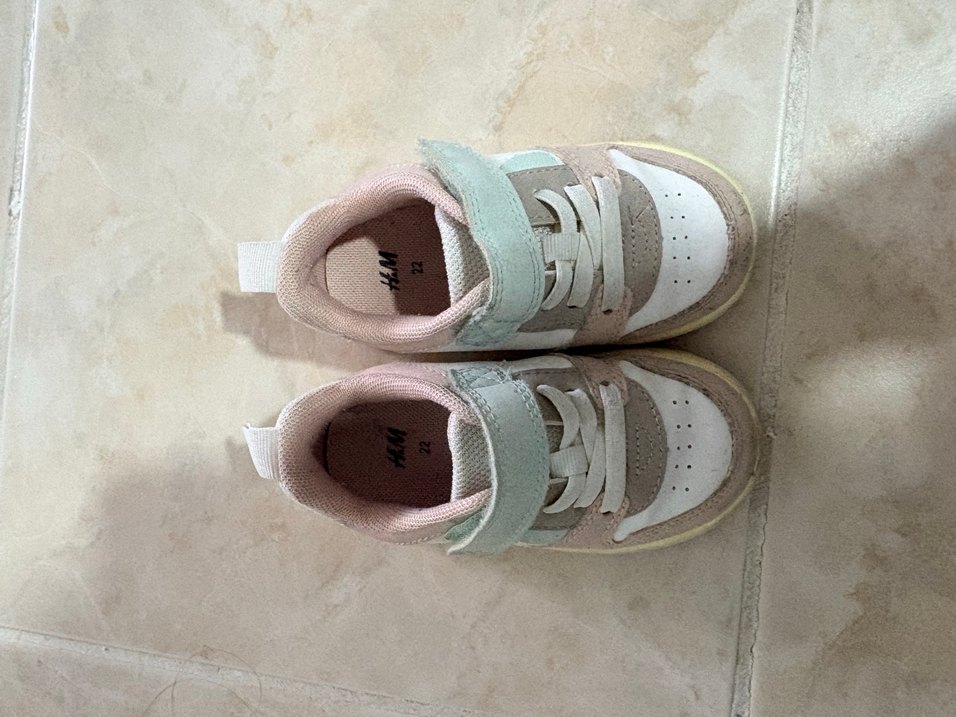 Kız Çocuk Bej Bağcıklı ve Cırtlı Spor Ayakkabı - Görsel 2