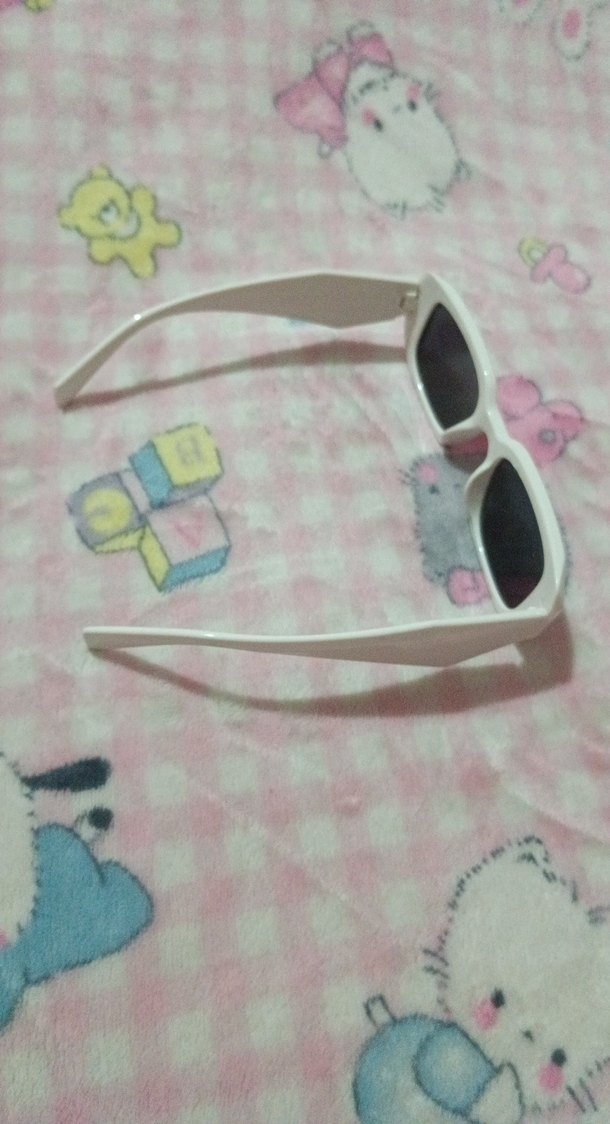 Beyaz Minimalist Kadın Güneş Gözlüğü - Görsel 2