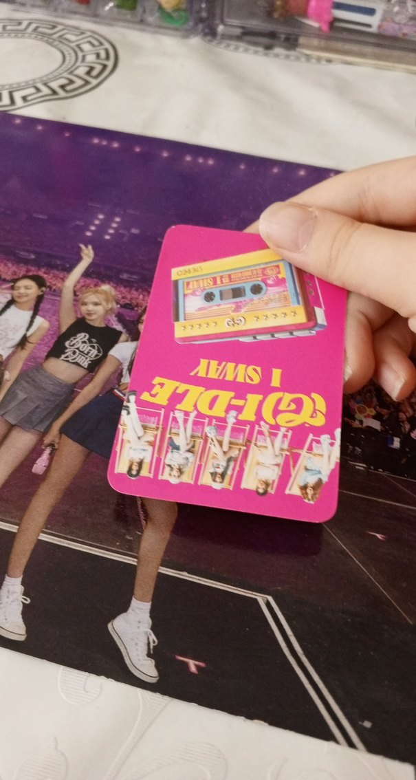 İdle Yuqi orjinal pc photocard fotokart - Görsel 2