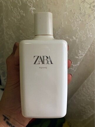 Zara parfüm 200ml.
