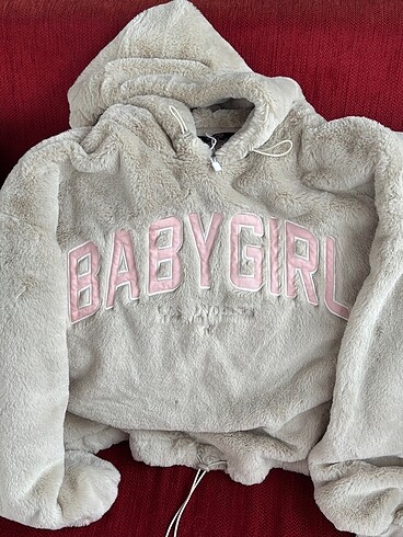 BERSHKA peluş kapüşonlu sweatshirt (babygirl baskılı)