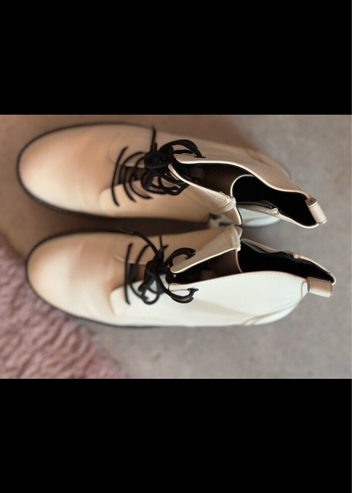 BERSHKA Kalın Taban Beyaz Bot Ayakkabı - Görsel 2