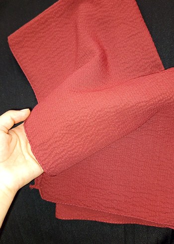 Kadın Koyu Kırmızı Pilili Suni Kumaş Şal