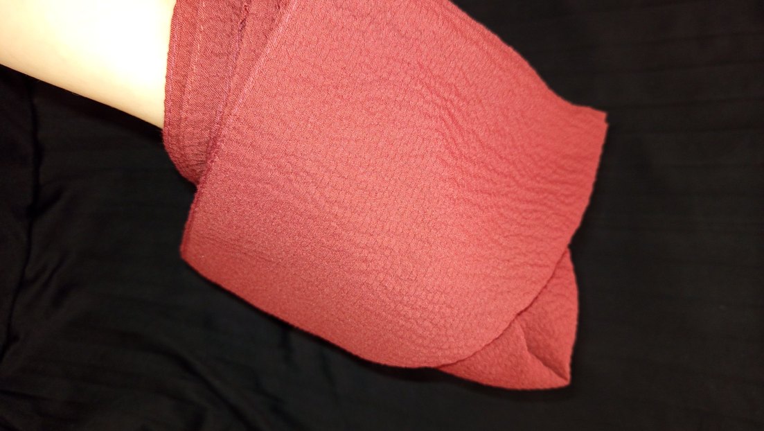 Kadın Koyu Kırmızı Pilili Suni Kumaş Şal - Görsel 2