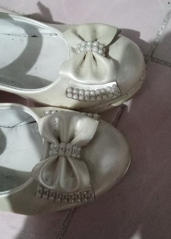 Kız Çocuk Beyaz Tokalı Babet Ayakkabı - Görsel 2