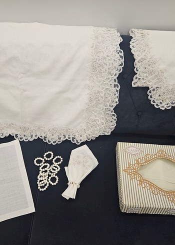 Beyaz Nakışlı Modern Klasik Masa Örtüsü - Görsel 2