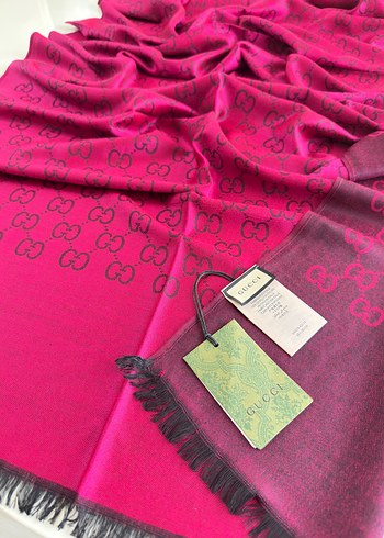 Pembe Gucci pamuk şal