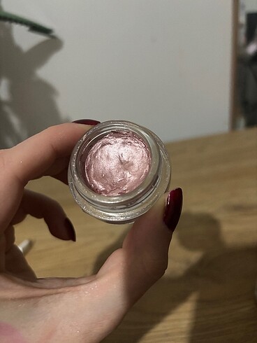 Beden Maybelline color tattoo pembe far