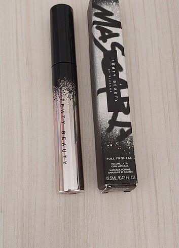 Fenty beauty rimel(maskara) 