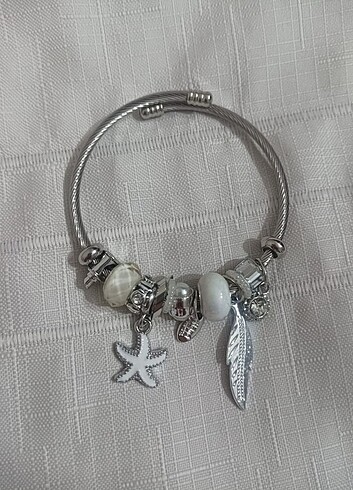 Beyaz Pandora