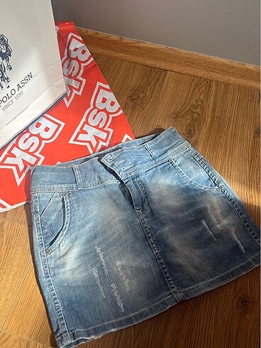 Urban Outfitters Mini Etek