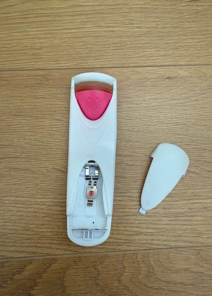 Isıtmalı Kirpik Kıvırıcı - Görsel 3