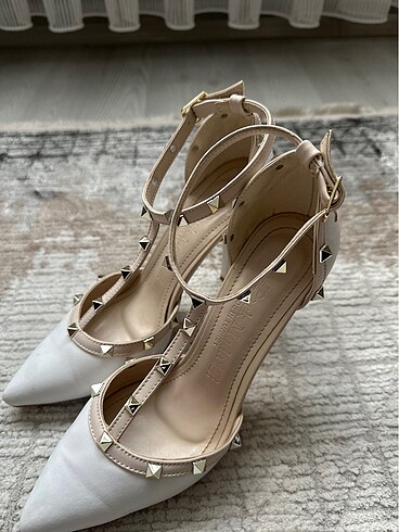 37 Beden beyaz Renk Stiletto