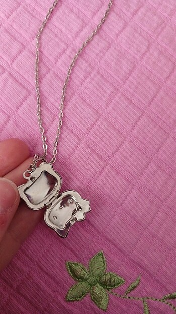 Hello Kitty Hello Kitty İçi Açılan Gümüş Renk Kolye