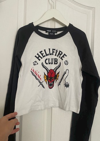 stranger thing hellfire club crop uzunkol