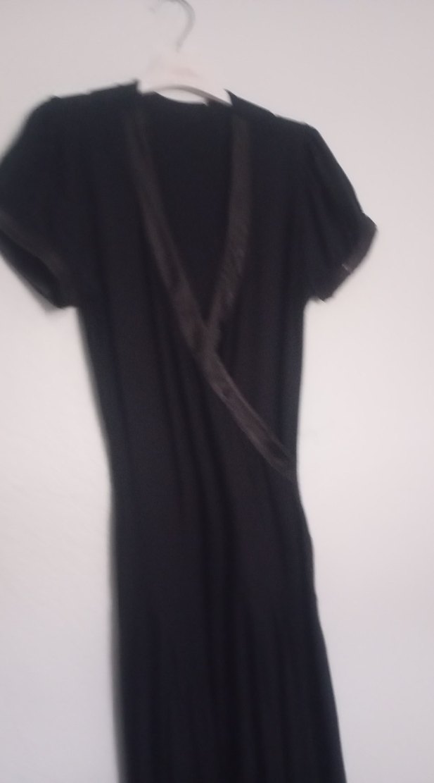 Siyah Uzun V Yaka Gotik Elbise - Görsel 4