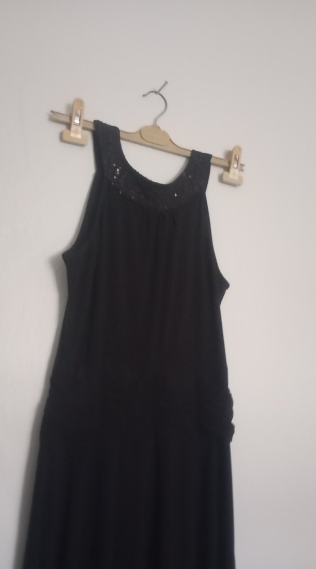 Siyah Uzun Drapeli Kolsuz Gece Elbisesi - Görsel 3