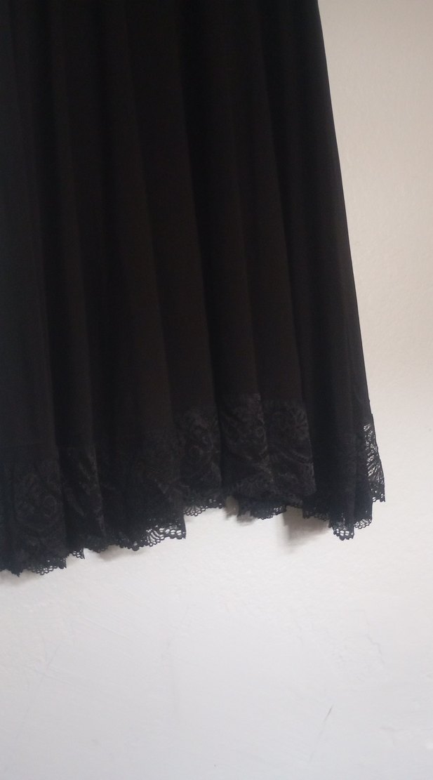 Siyah Uzun Drapeli Kolsuz Gece Elbisesi - Görsel 2