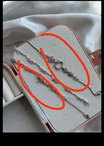 Accessorize fiyonk kolye ve iki bileklik