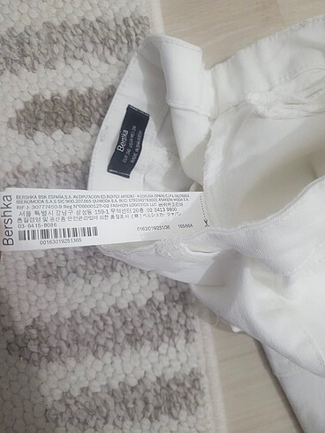 36 Beden beyaz Renk Bershka beyaz kot pantolon