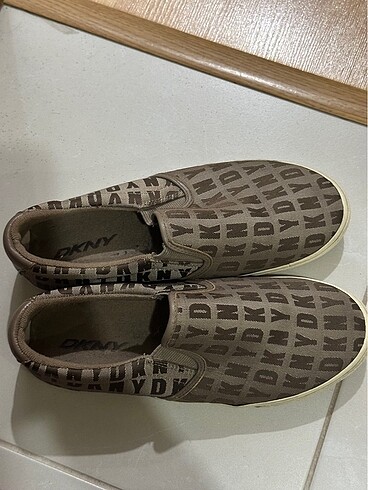 39 Beden DKNY AYAKKABI