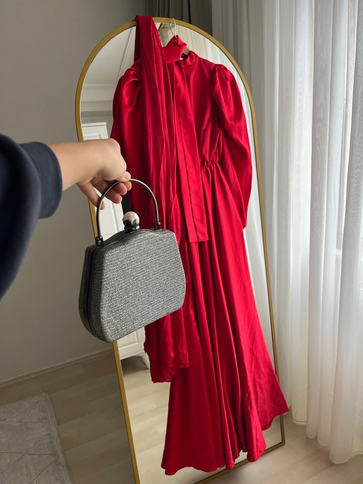 Kırmızı saten abiye şal ve çanta - Görsel 4
