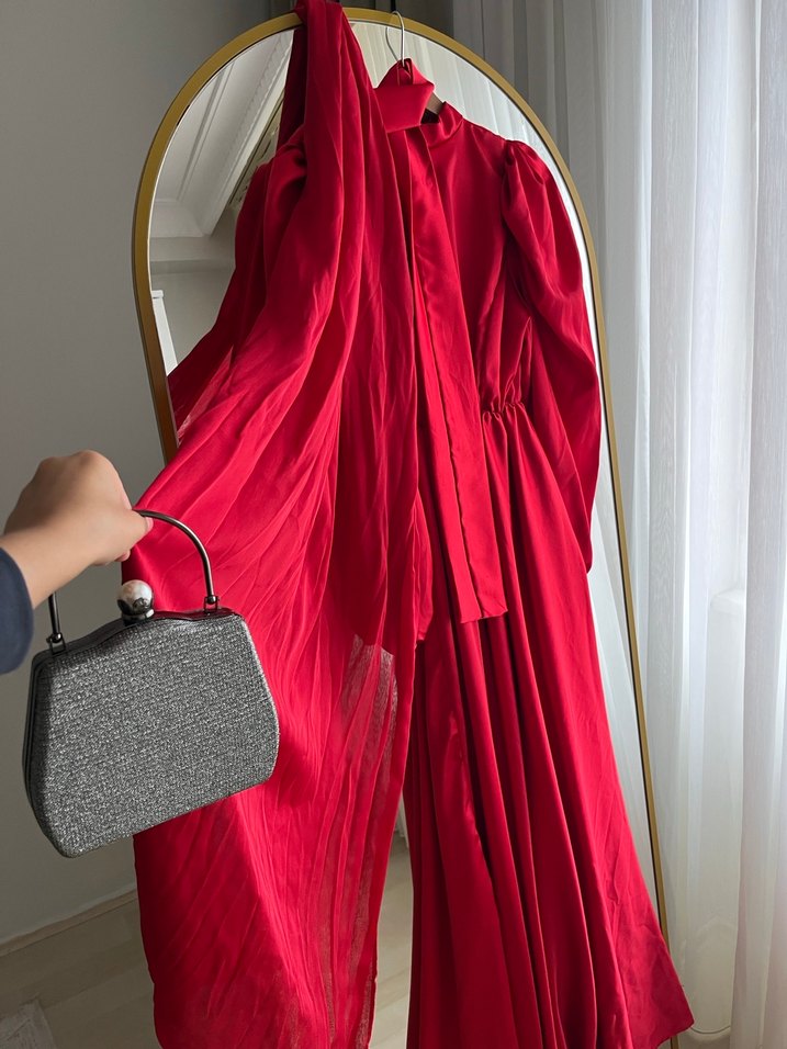 Kırmızı saten abiye şal ve çanta - Görsel 2