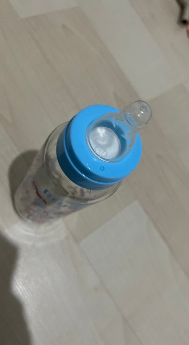 Mavi Kapaklı Bebek Biberonu - Görsel 2