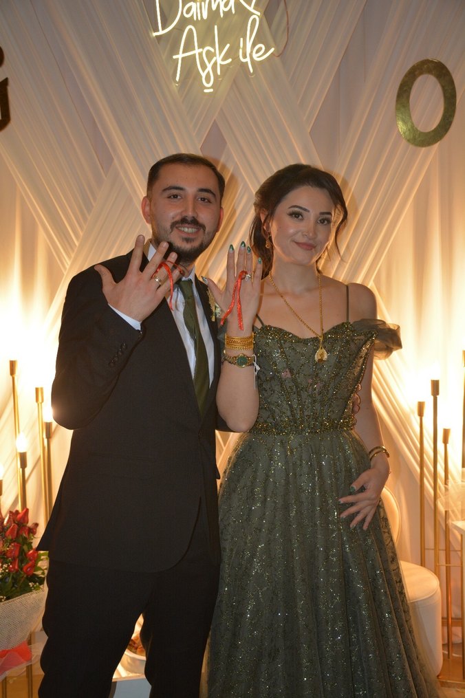 ACİL SATILIK İşlemeli Simli Uzun Abiye Elbise - Görsel 3