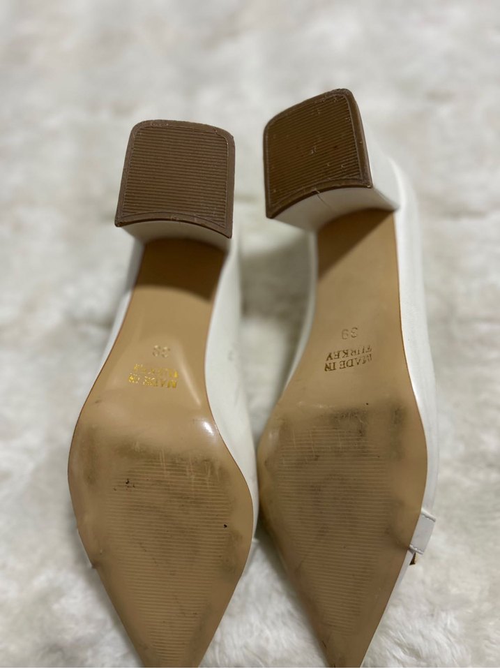 Beyaz İncili Tokalı Stiletto Kadın Ayakkabı - Görsel 3