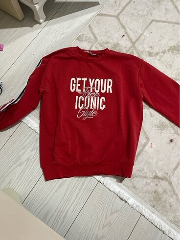 sweatshirt