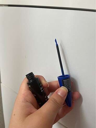  Beden Mavi eyeliner