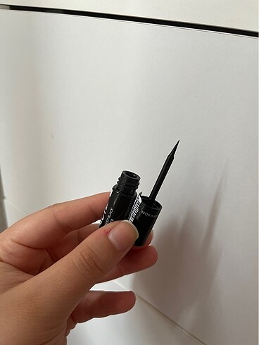 Golden Rose Siyah Eyeliner