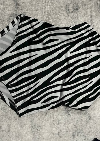 Siyah Zebra Desenli kadın mayo - Görsel 5