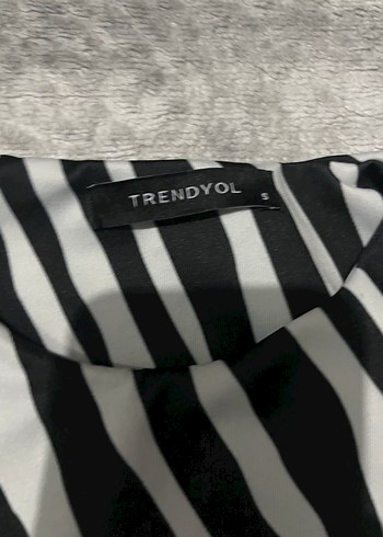 Siyah Zebra Desenli kadın mayo - Görsel 2