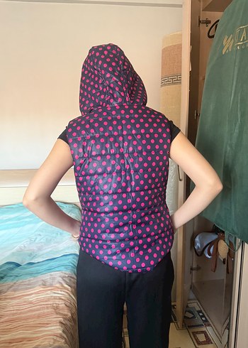 Kız Çocuk Kapüşonlu Puantiyeli Yelek - Görsel 3