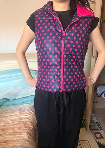 Kız Çocuk Kapüşonlu Puantiyeli Yelek - Görsel 5