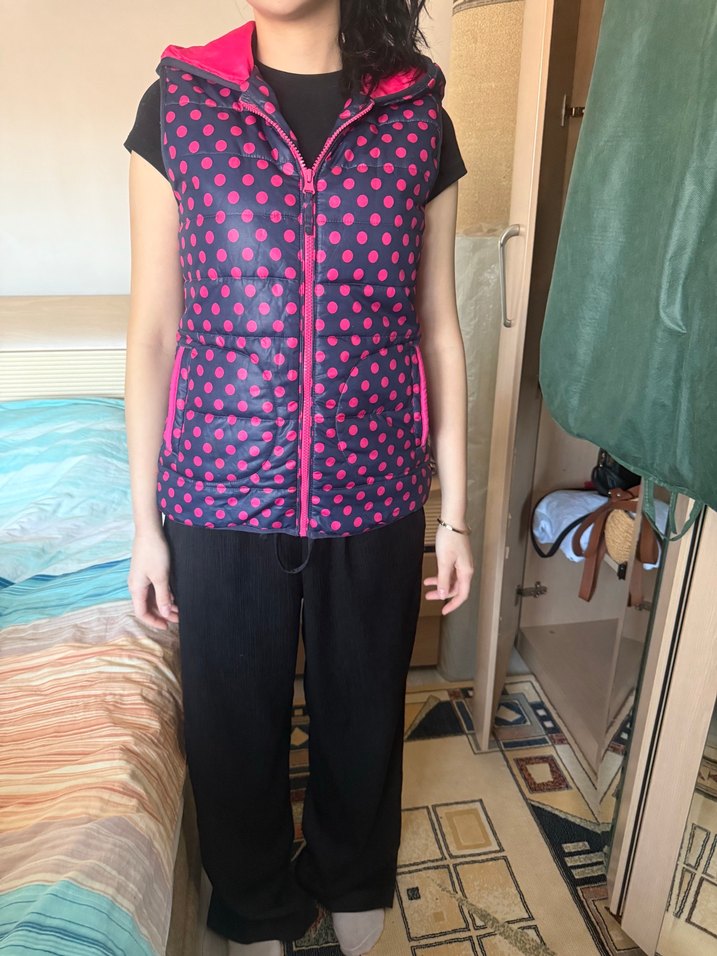 Kız Çocuk Kapüşonlu Puantiyeli Yelek - Görsel 2