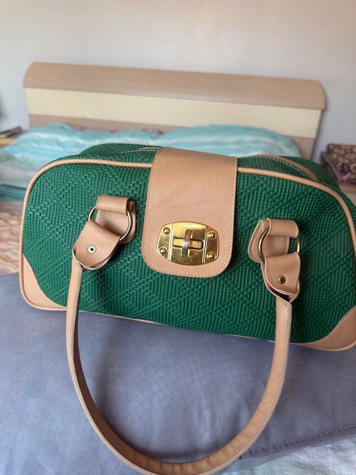 Yeşil Deri Tokalı Kadın Çanta - Görsel 2