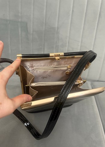 Parlak Siyah Deri Kadın Çanta - Görsel 4