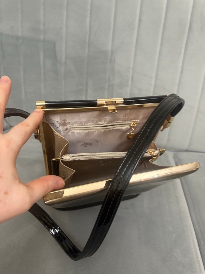 Parlak Siyah Deri Kadın Çanta - Görsel 4