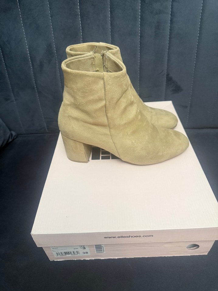 Bej Süet Topuklu Kadın Bot - Görsel 4