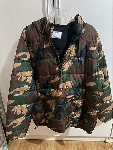 Bershka kanguru mont