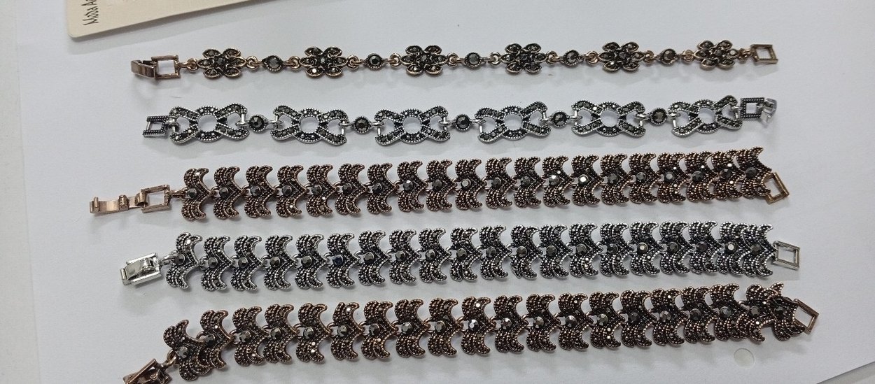 İşlemeli Zincir Detaylı Kadın El Zinciri - Görsel 2