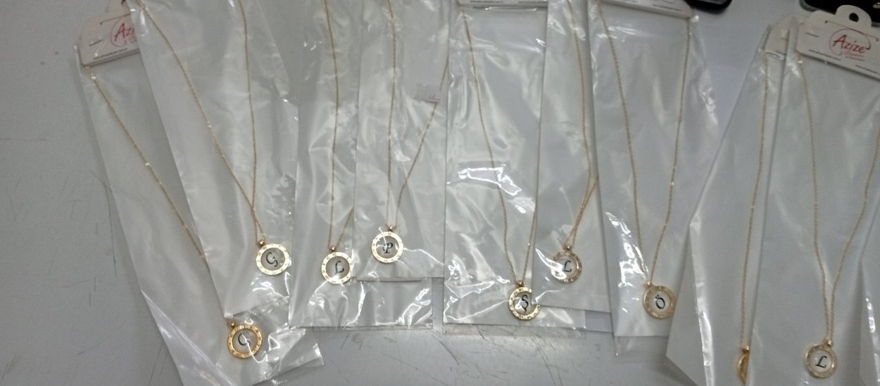 Zincir Detaylı Altın Renk Midi Kolye - Görsel 2