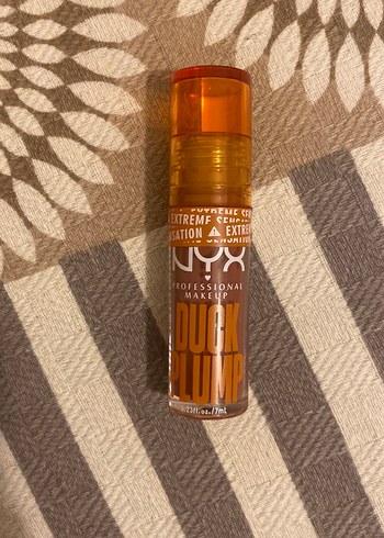 NYX Parlak Bej Dudak Dolgunlaştırıcı