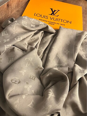 Louis Vuitton - İpek ve Yün