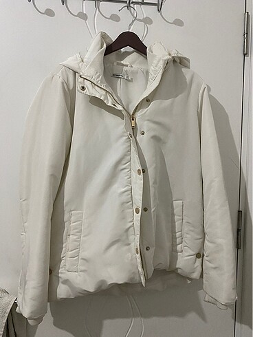 Stradivarius beyaz mont